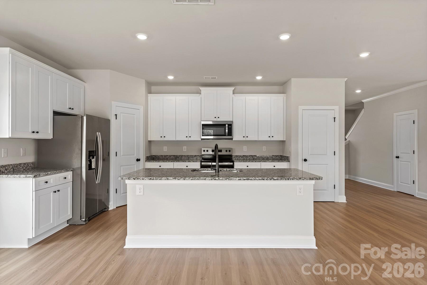 3350 Yorkshire Drive Property Photo 4