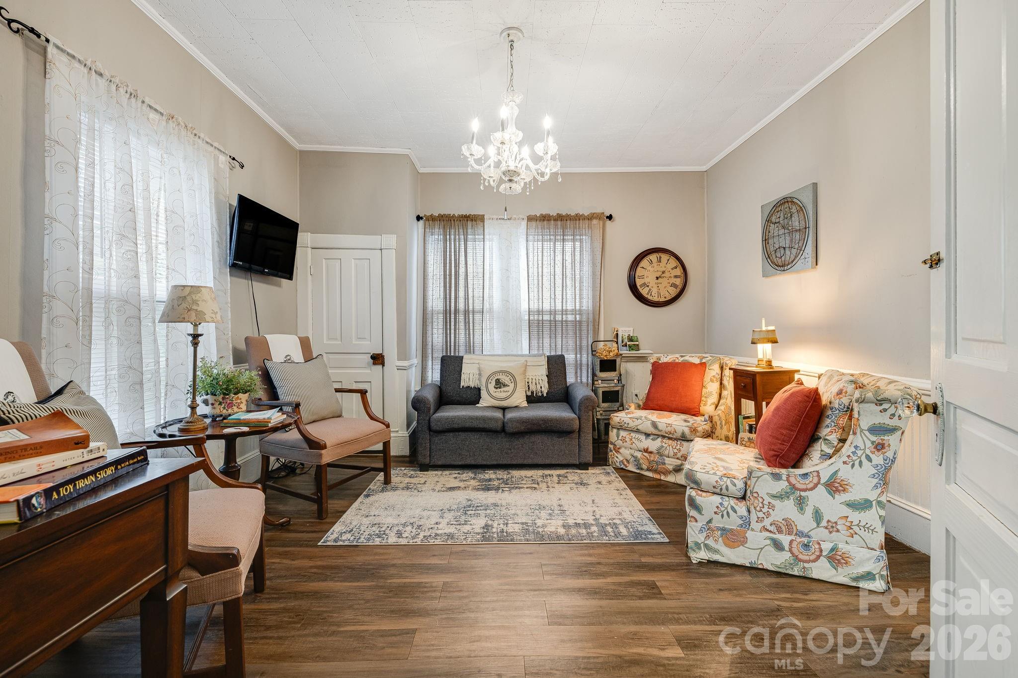 364 Haywood Road Property Photo 7