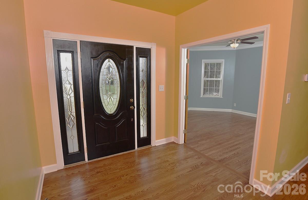 1203 Edgewater Court Property Photo 3