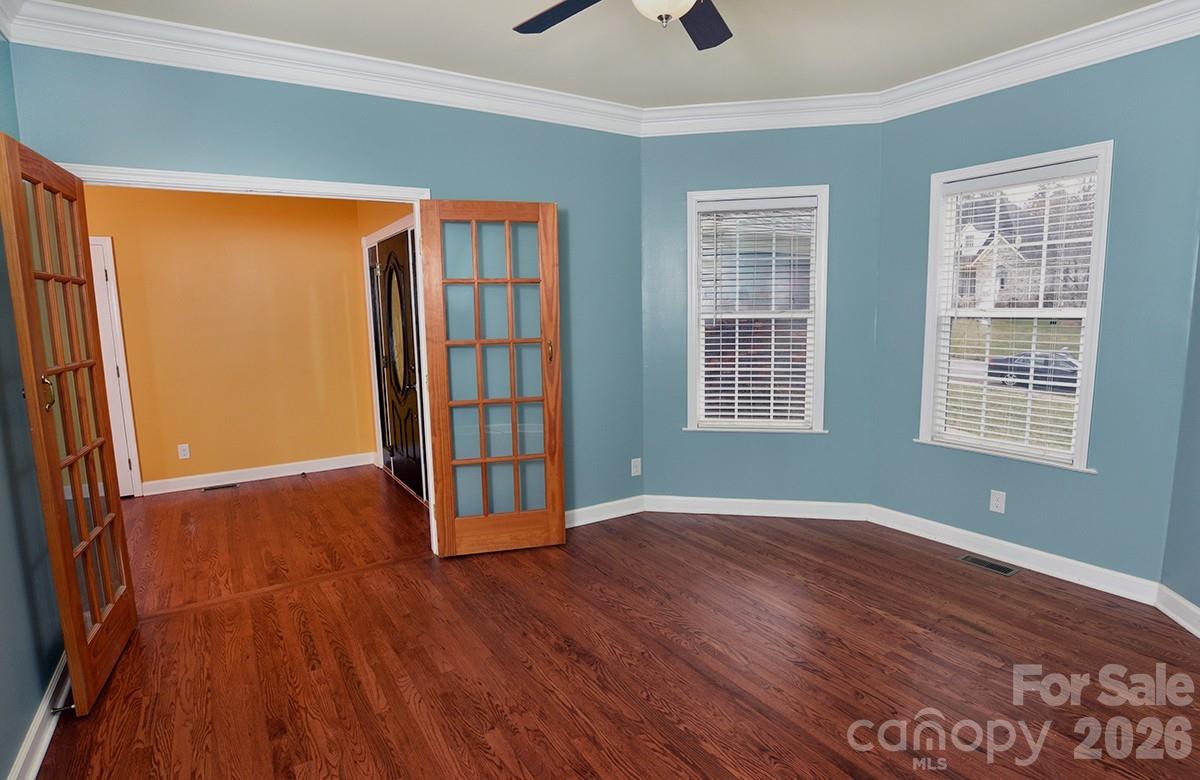 1203 Edgewater Court Property Photo 5