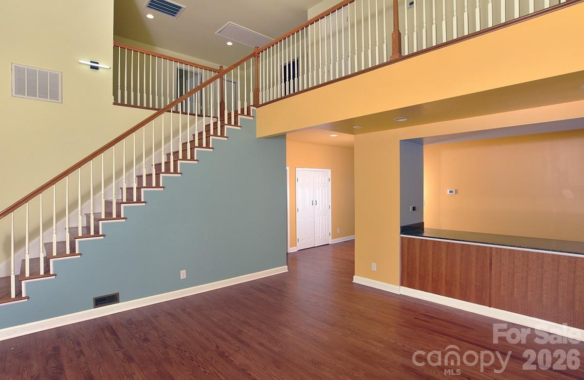 1203 Edgewater Court Property Photo 6