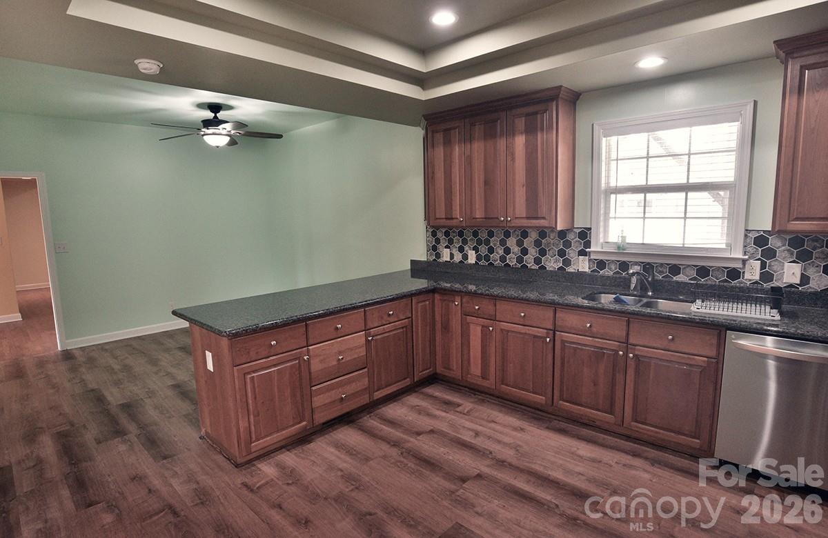 1203 Edgewater Court Property Photo 16