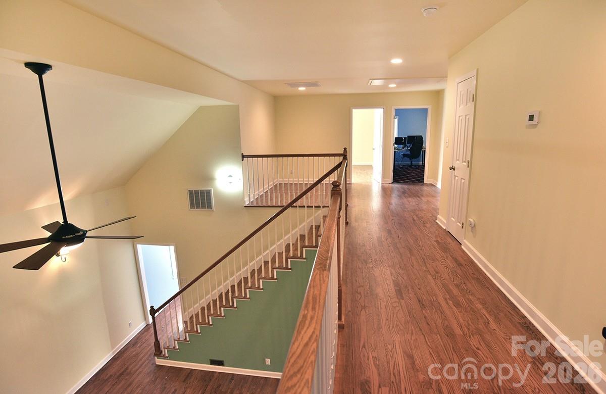 1203 Edgewater Court Property Photo 26