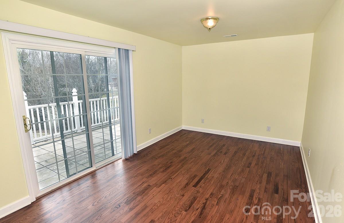 1203 Edgewater Court Property Photo 36