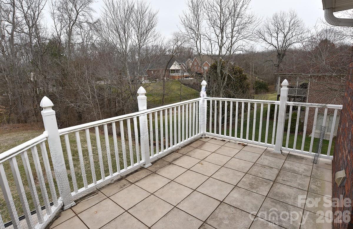 1203 Edgewater Court Property Photo 37