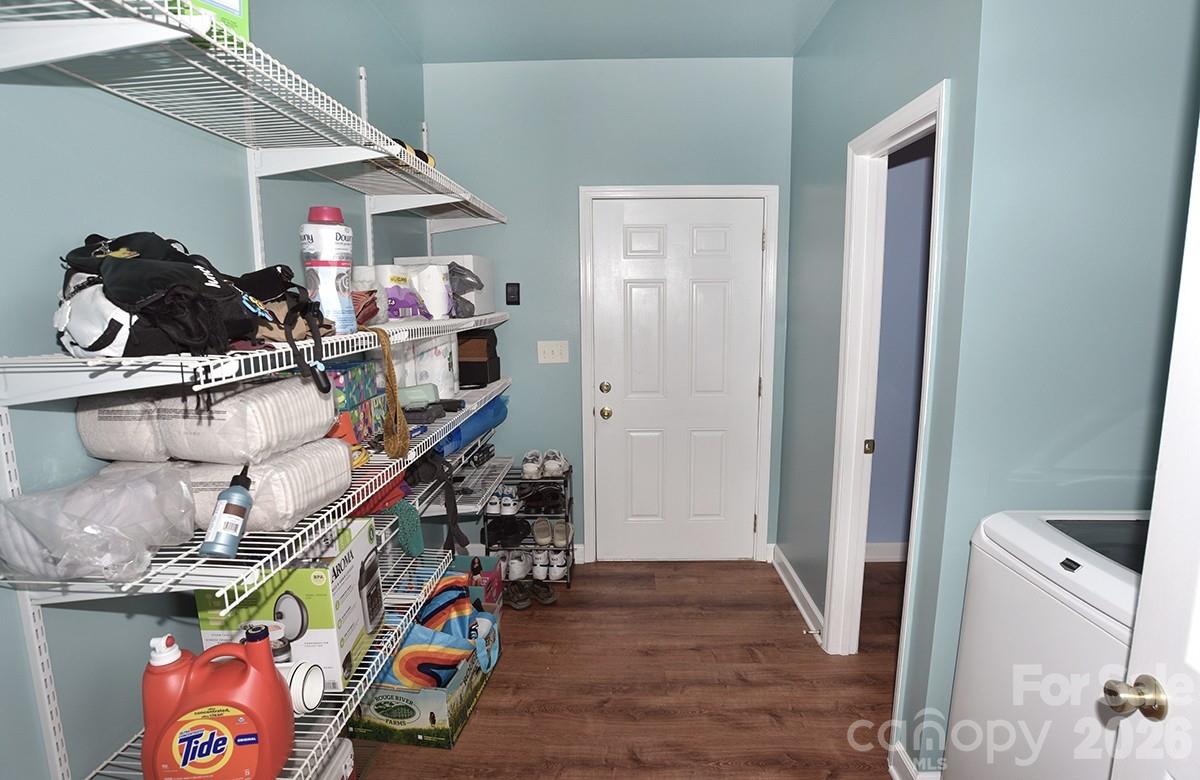 1203 Edgewater Court Property Photo 38