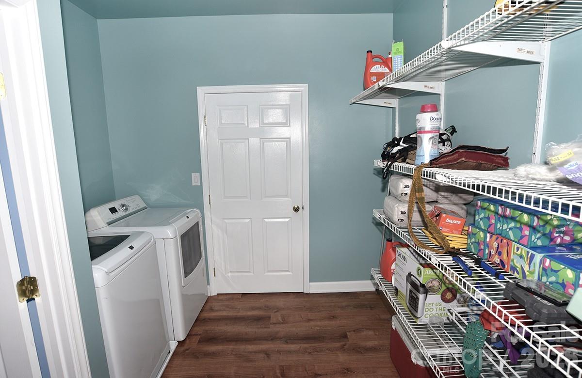 1203 Edgewater Court Property Photo 39