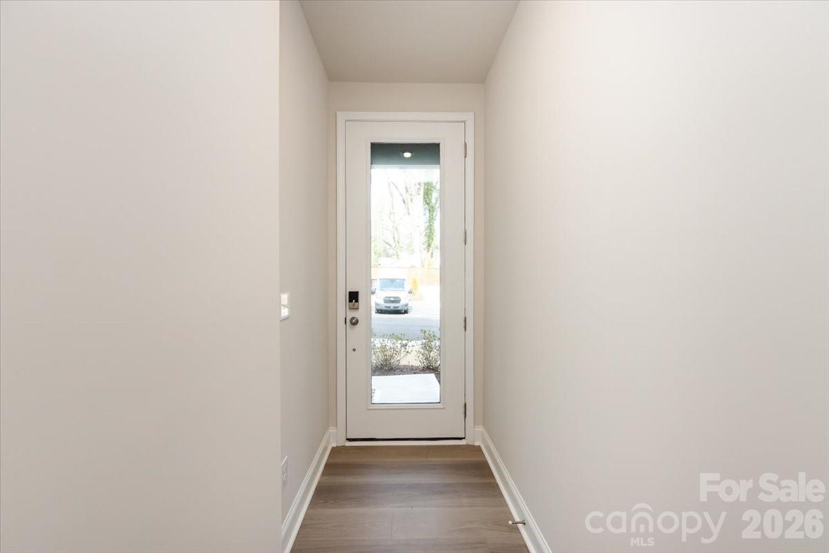 909 Archway Lane Property Photo 2