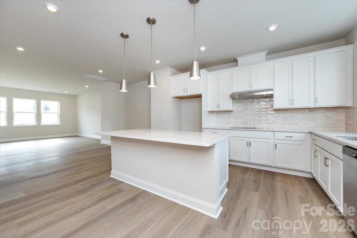 909 Archway Lane Property Photo 15