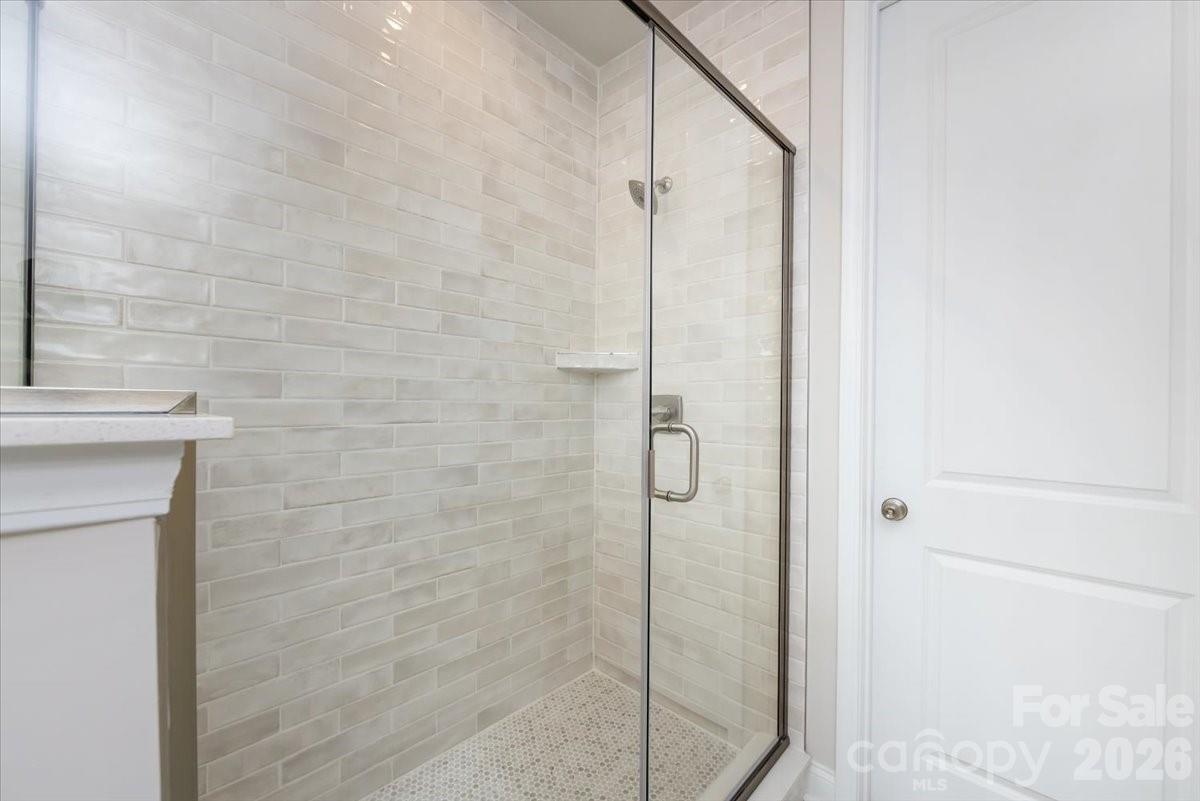 909 Archway Lane Property Photo 26