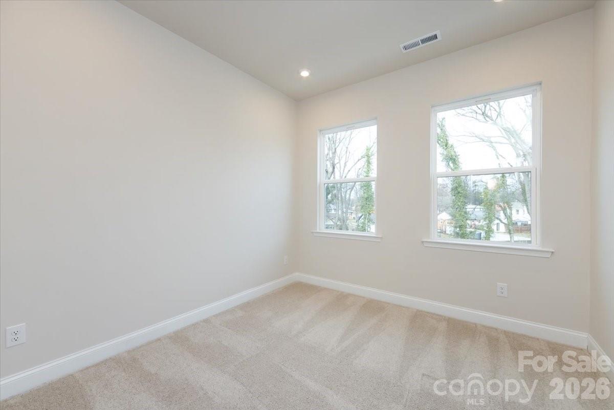 909 Archway Lane Property Photo 27