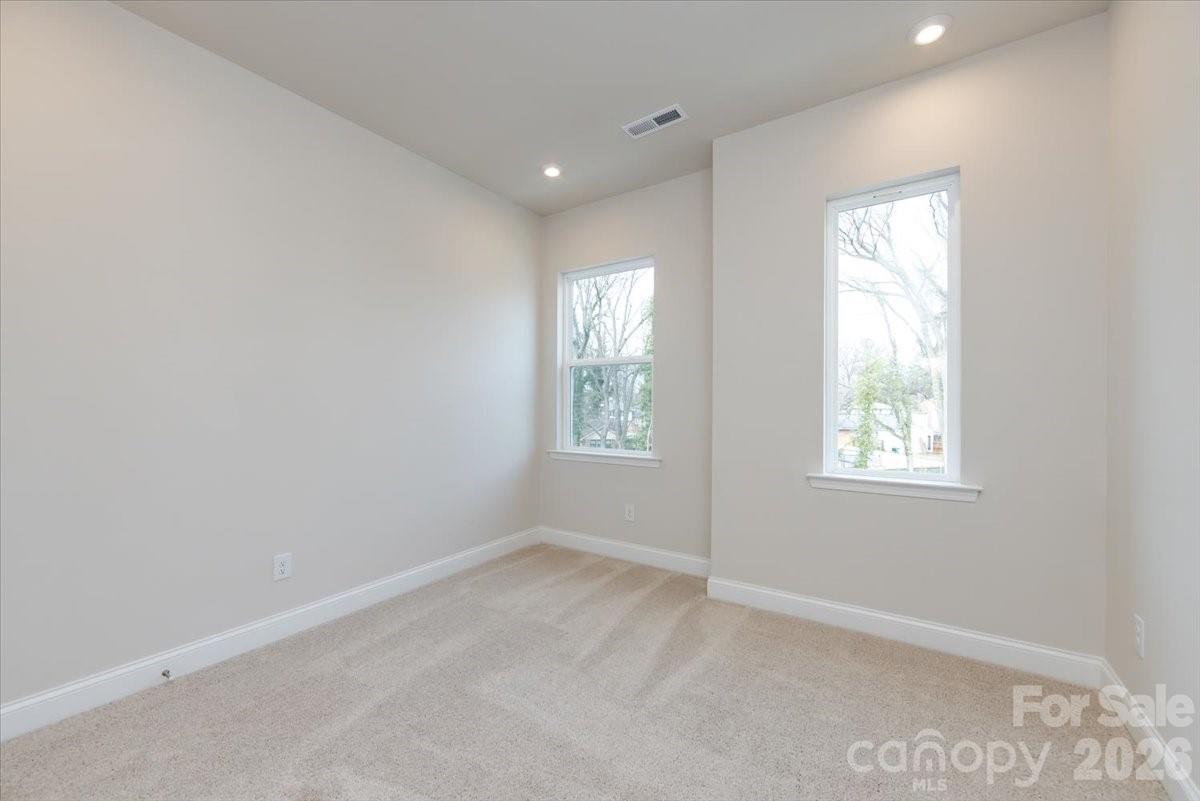 909 Archway Lane Property Photo 30
