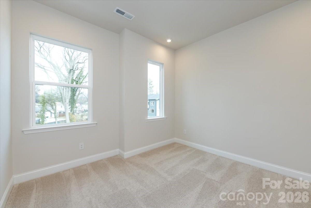 909 Archway Lane Property Photo 31
