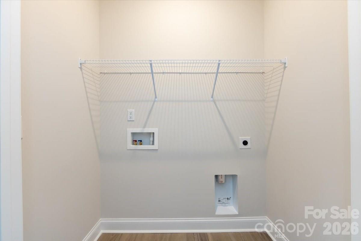 909 Archway Lane Property Photo 33