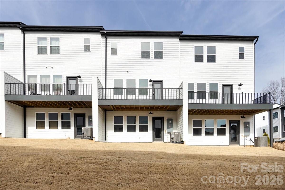 909 Archway Lane Property Photo 34