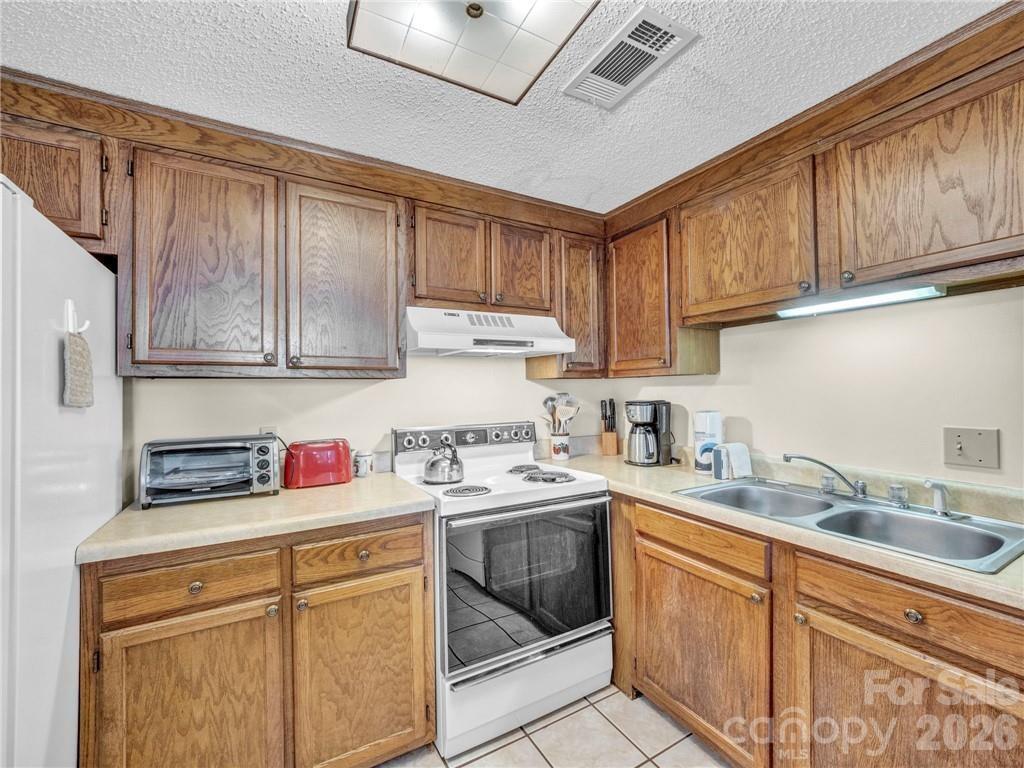 303 Sugar Top Drive 2716 Property Photo 6