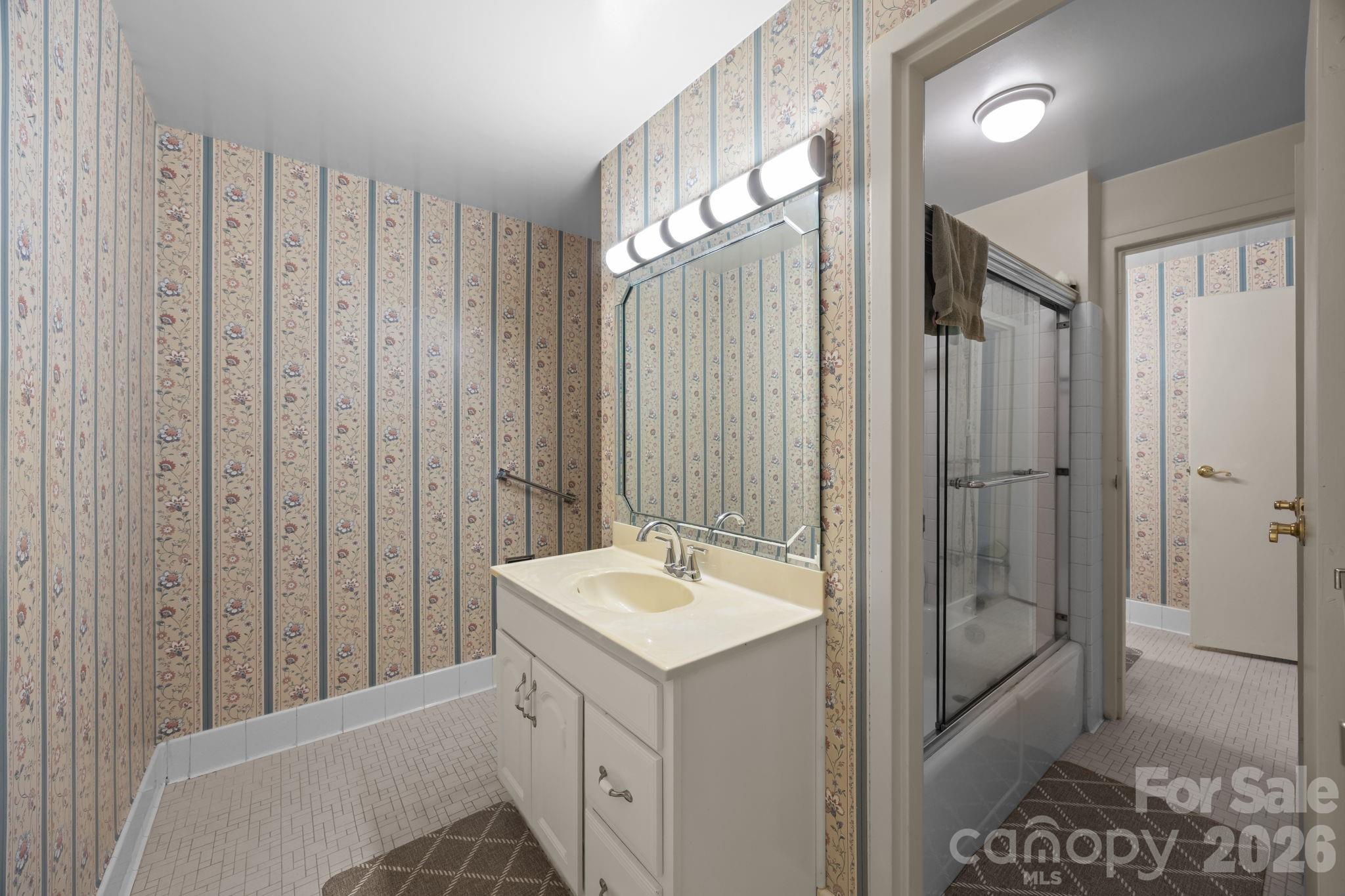 1300 Reece Road 208 Property Photo 17