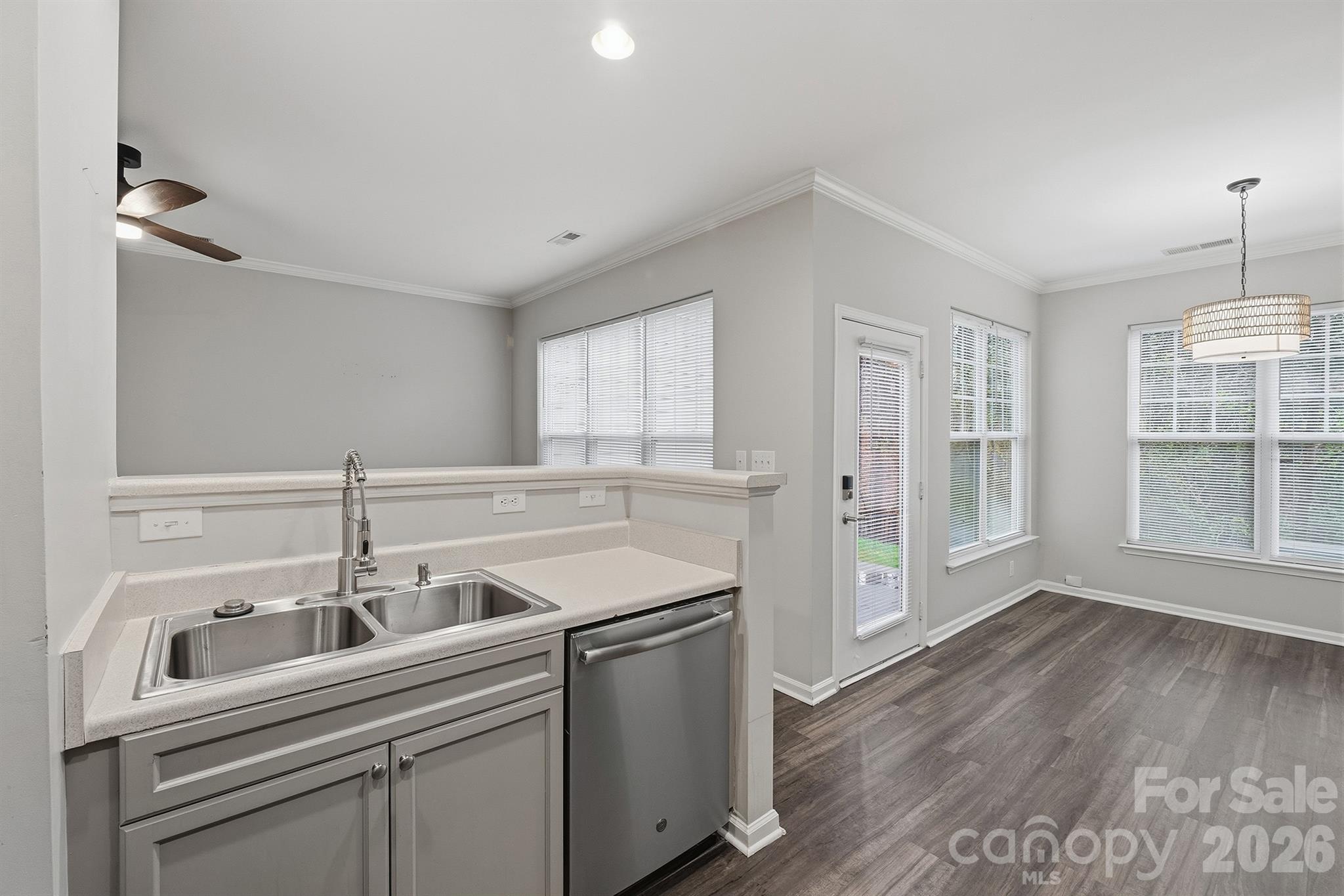 14208 Castle Abbey Lane Property Photo 9
