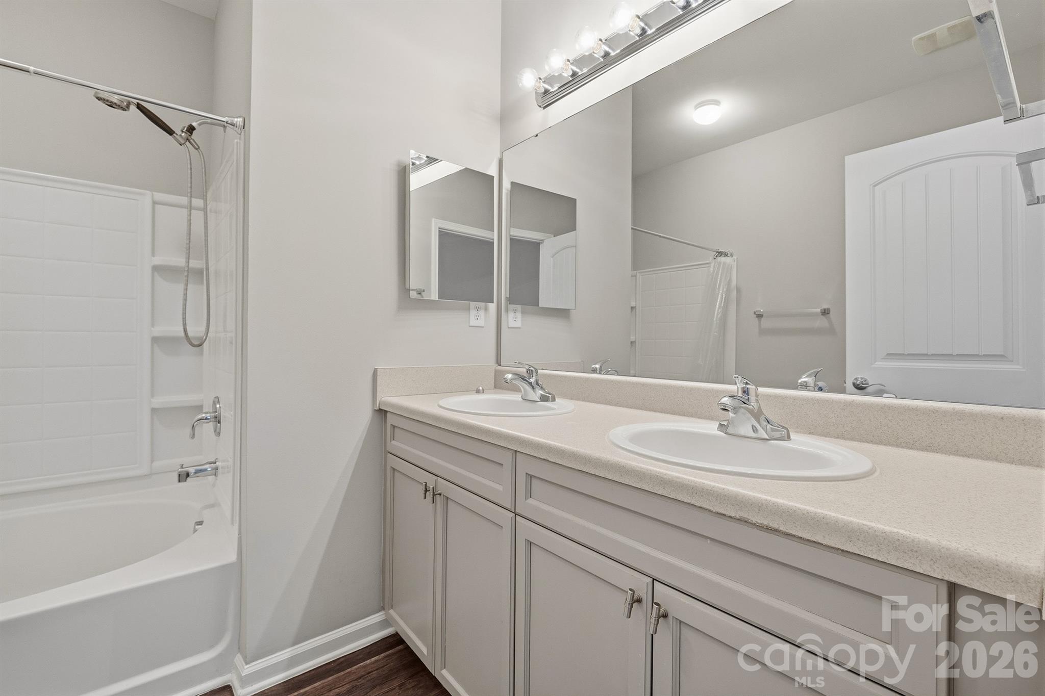 14208 Castle Abbey Lane Property Photo 19