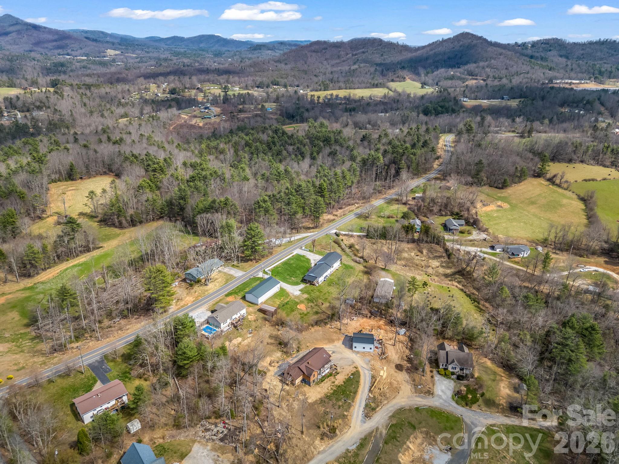 1086 Carters Ridge Road Property Photo 3