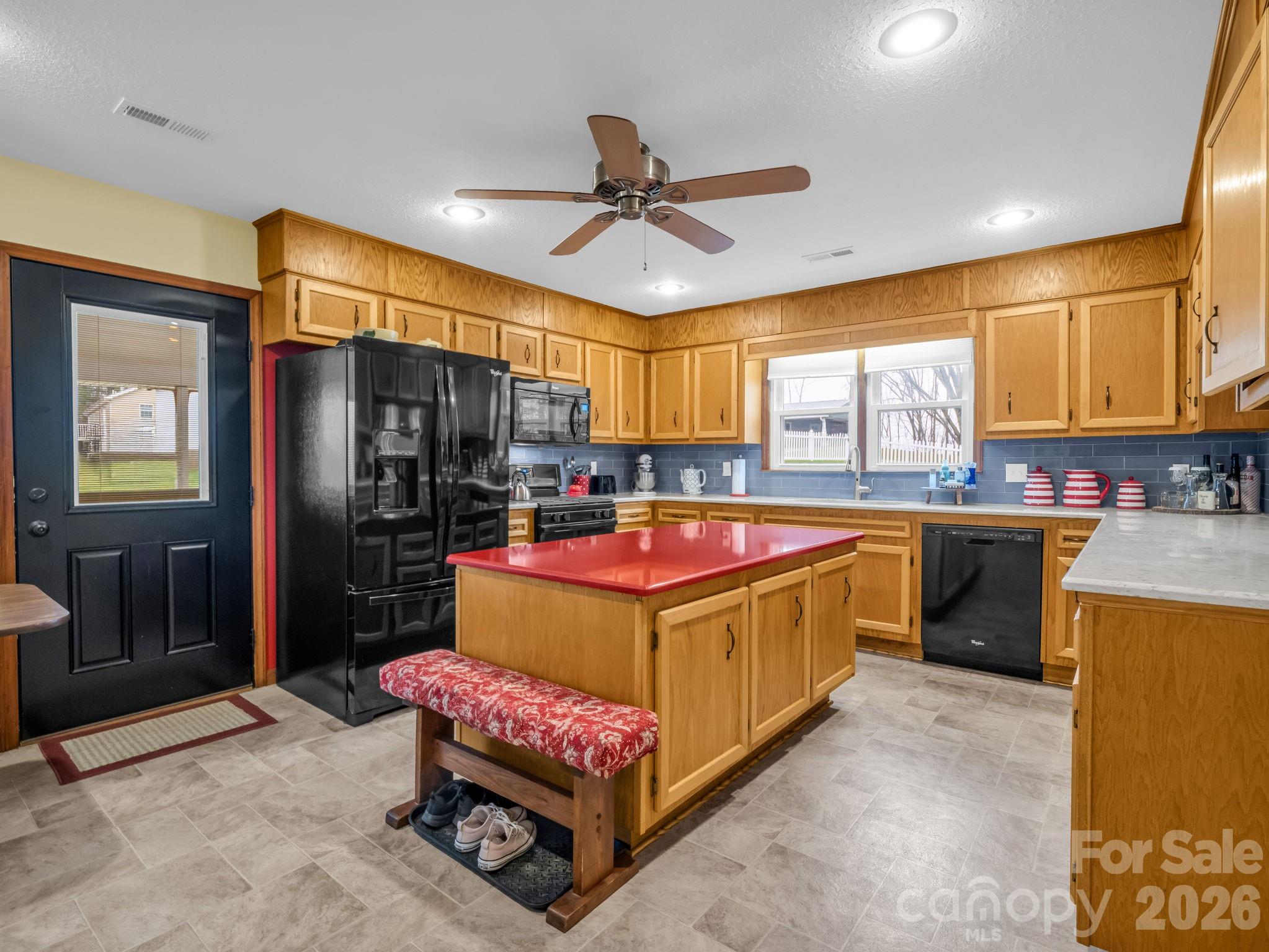 1086 Carters Ridge Road Property Photo 8