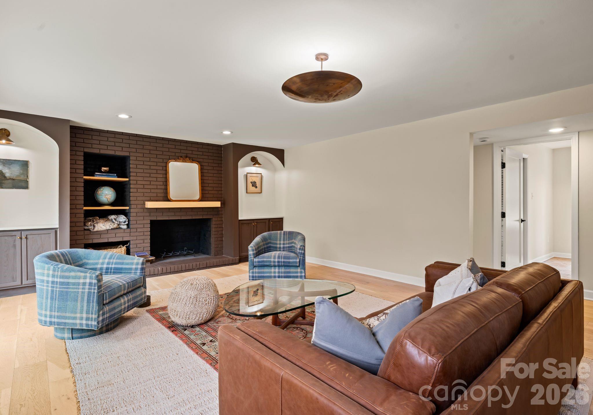 823 Wingrave Drive Property Photo 27
