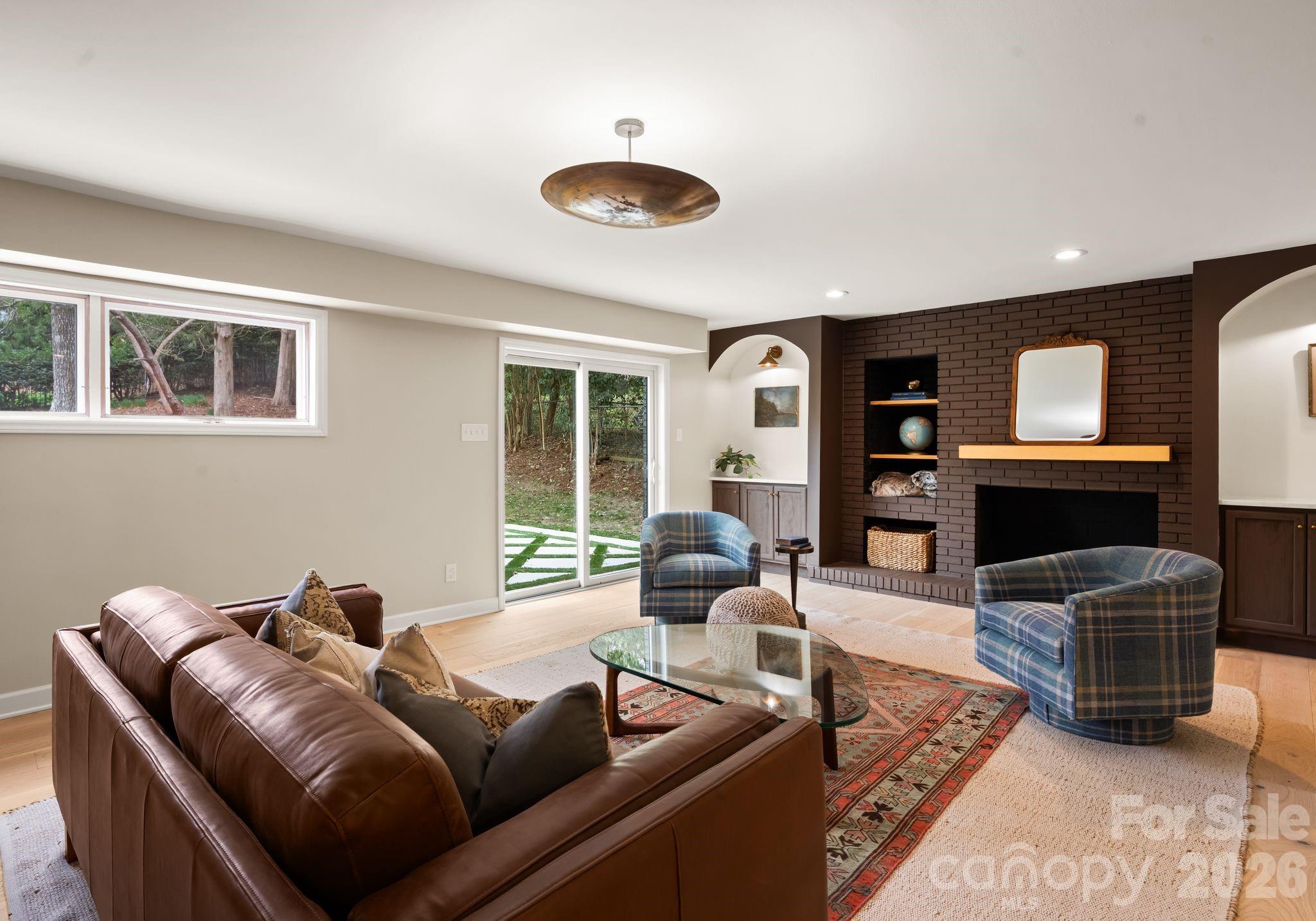 823 Wingrave Drive Property Photo 28