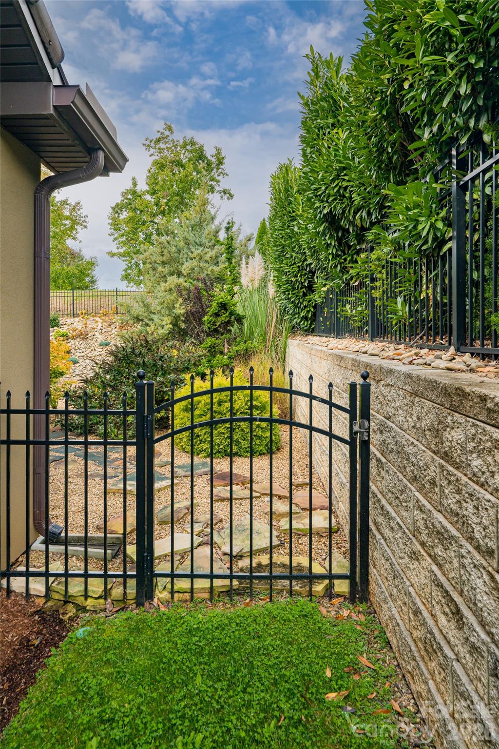 5 Pacifico Drive 3 Property Photo 17