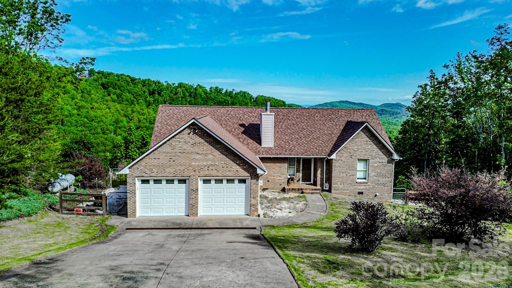 485 Mountain Lookout Drive Property Photo 1