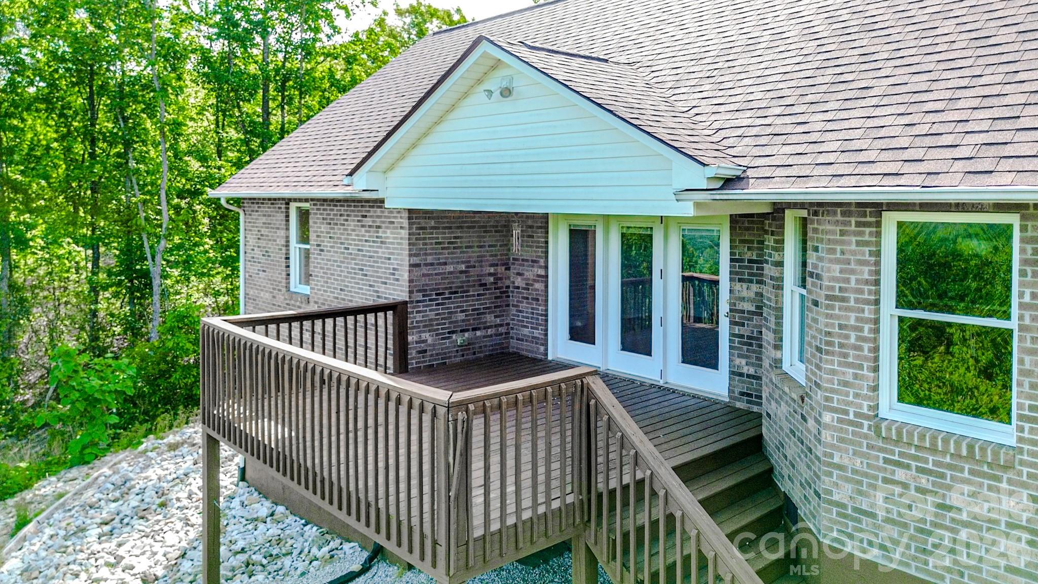 485 Mountain Lookout Drive Property Photo 41