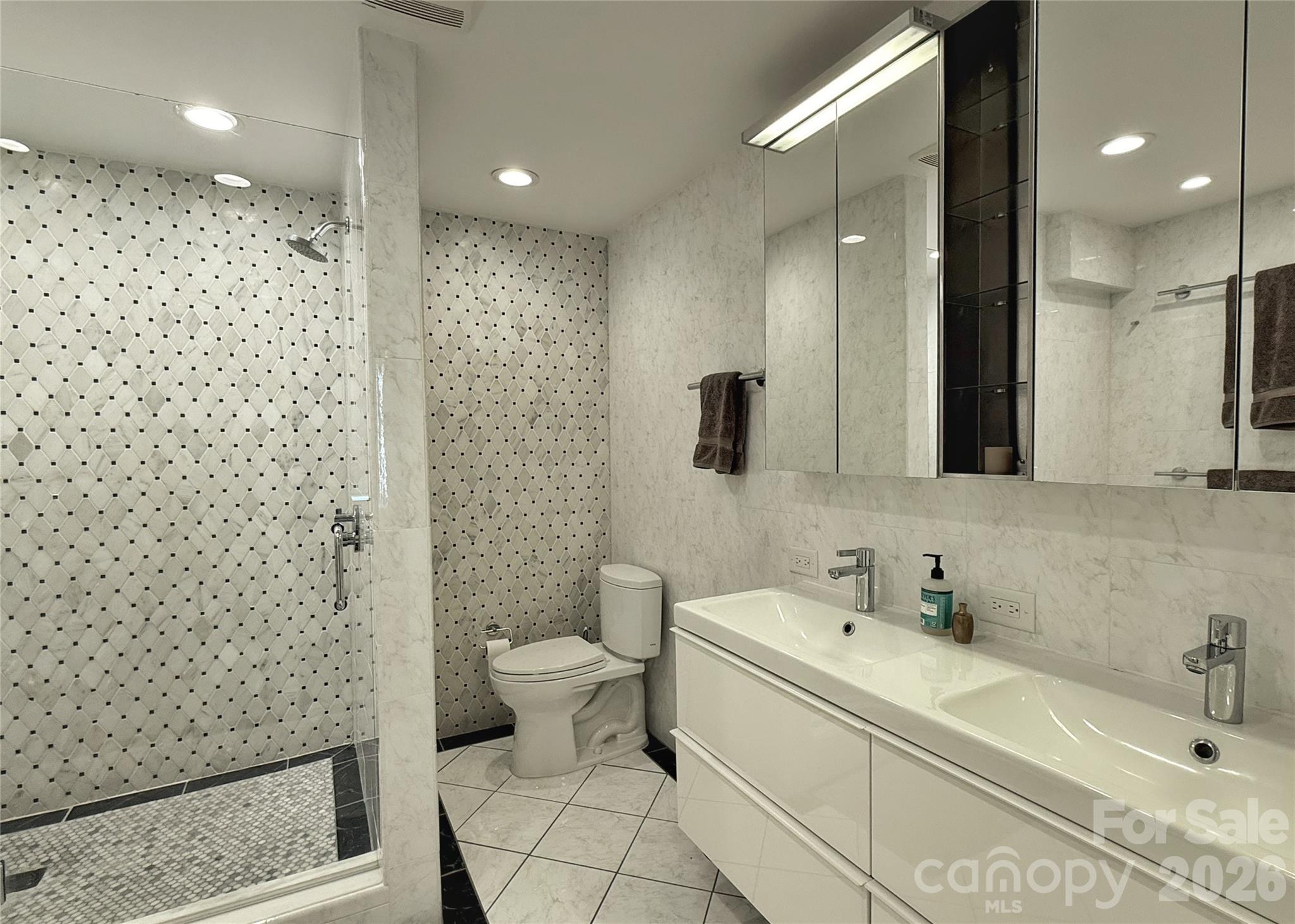 1300 Queens Road Property Photo 5