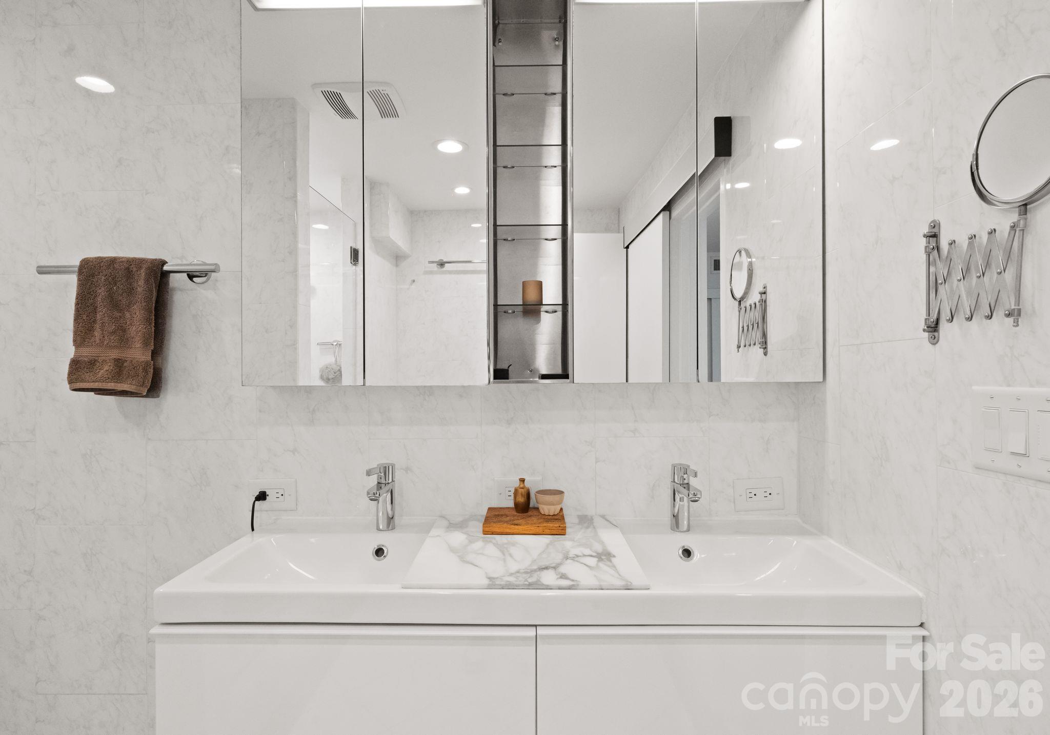 1300 Queens Road Property Photo 23