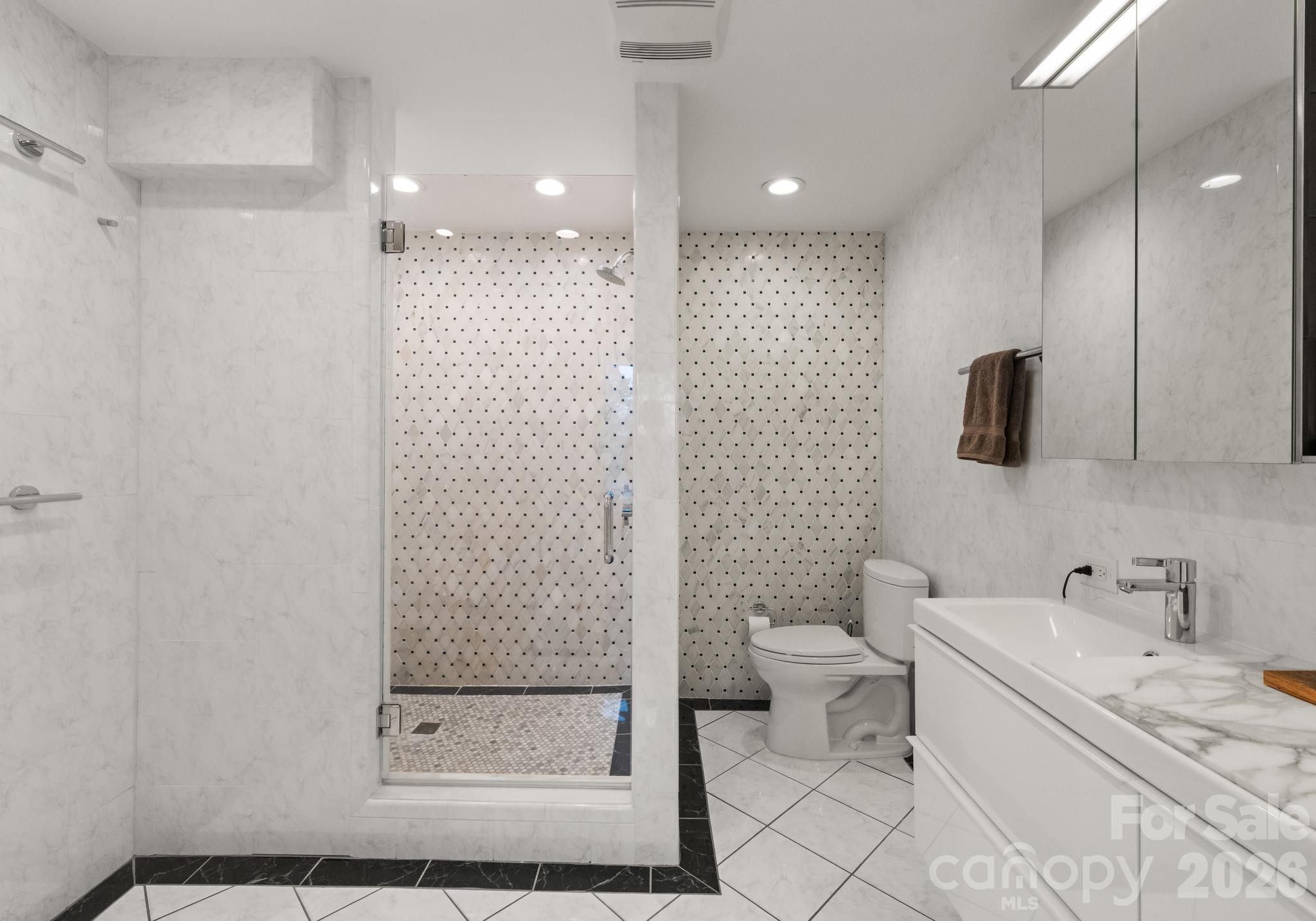 1300 Queens Road Property Photo 24