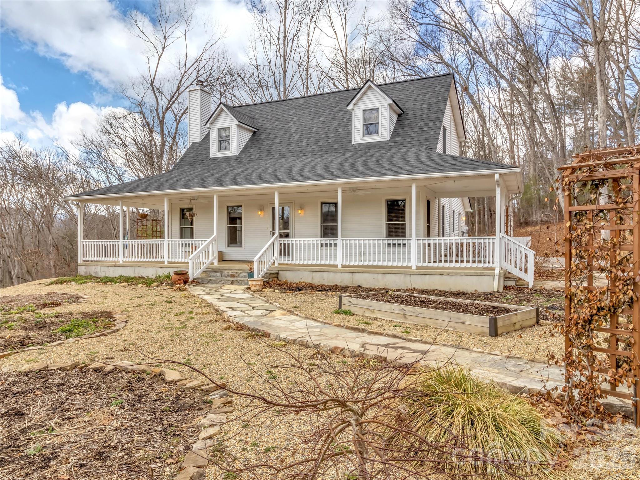 109 Paradise Circle Property Photo 2