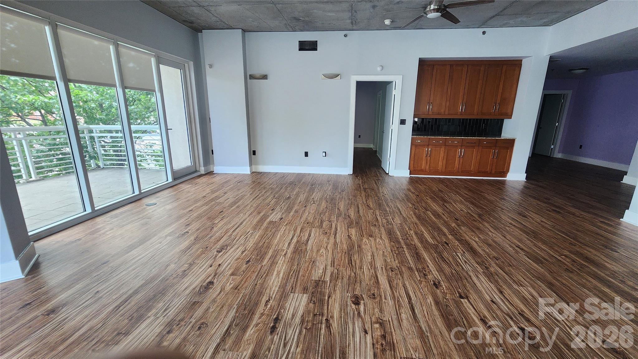 505 E 6th Street 301 Property Photo 5