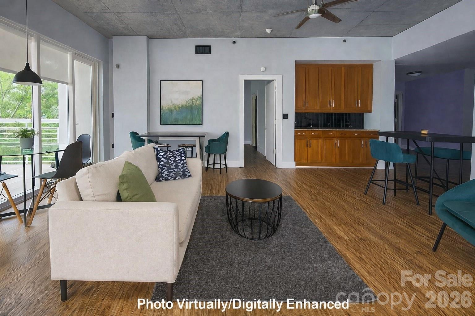 505 E 6th Street 301 Property Photo 6
