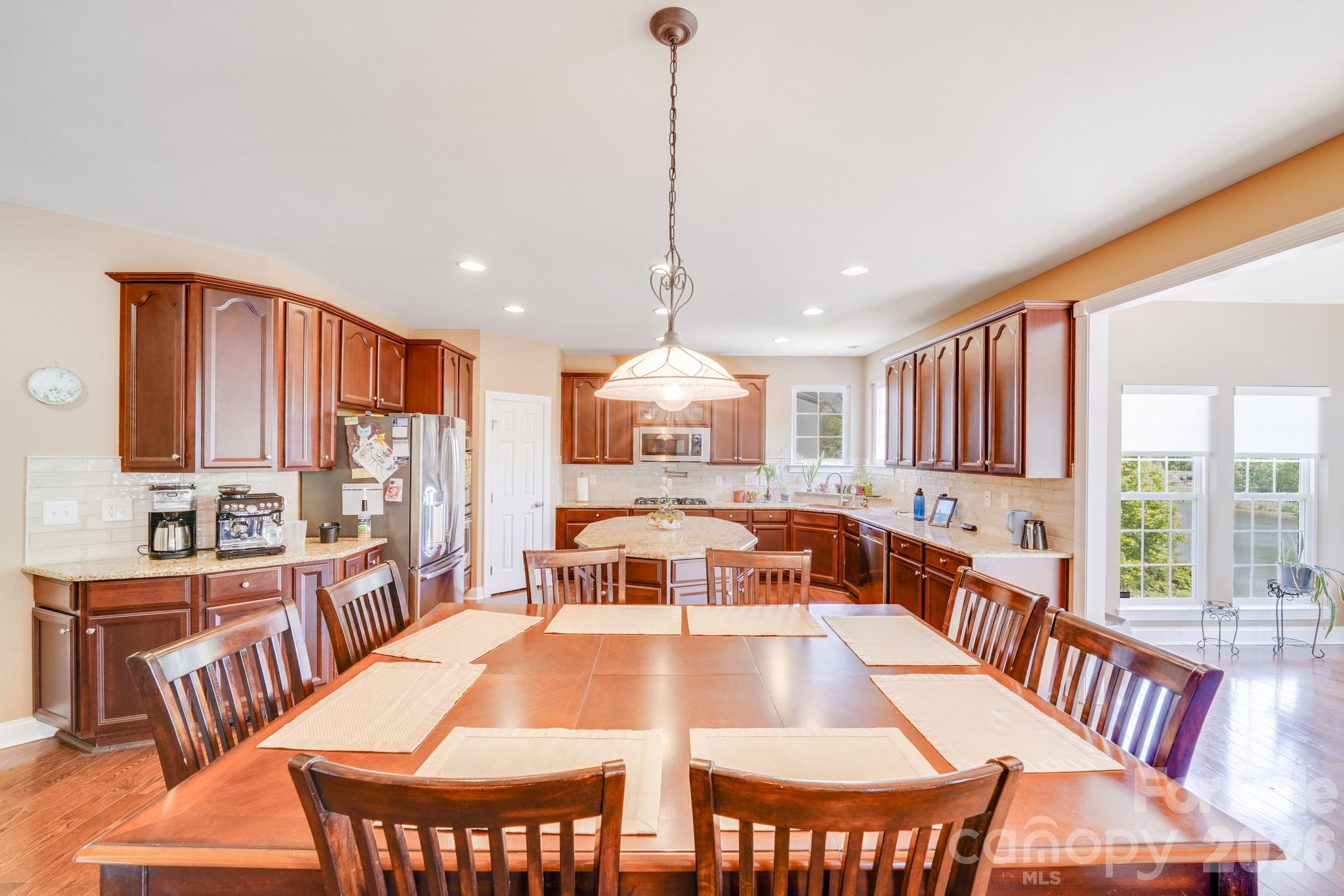 9433 Stonebridge Way Property Photo 19