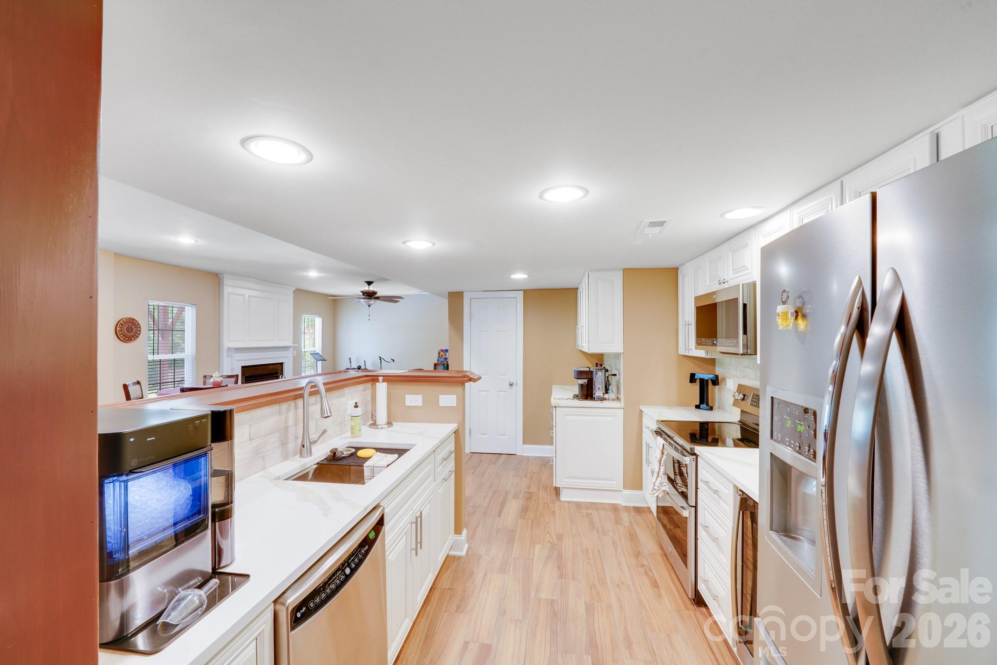 9433 Stonebridge Way Property Photo 40