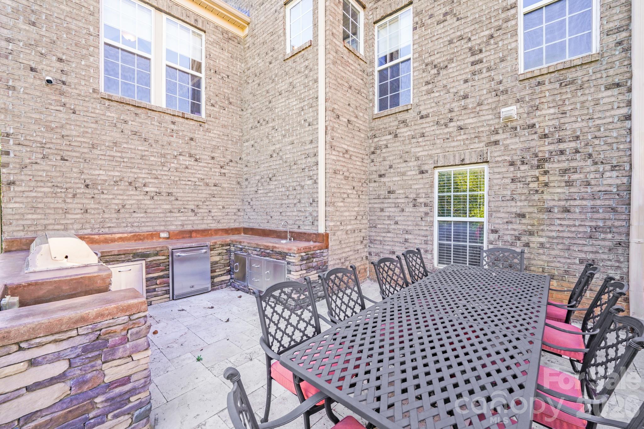 9433 Stonebridge Way Property Photo 43