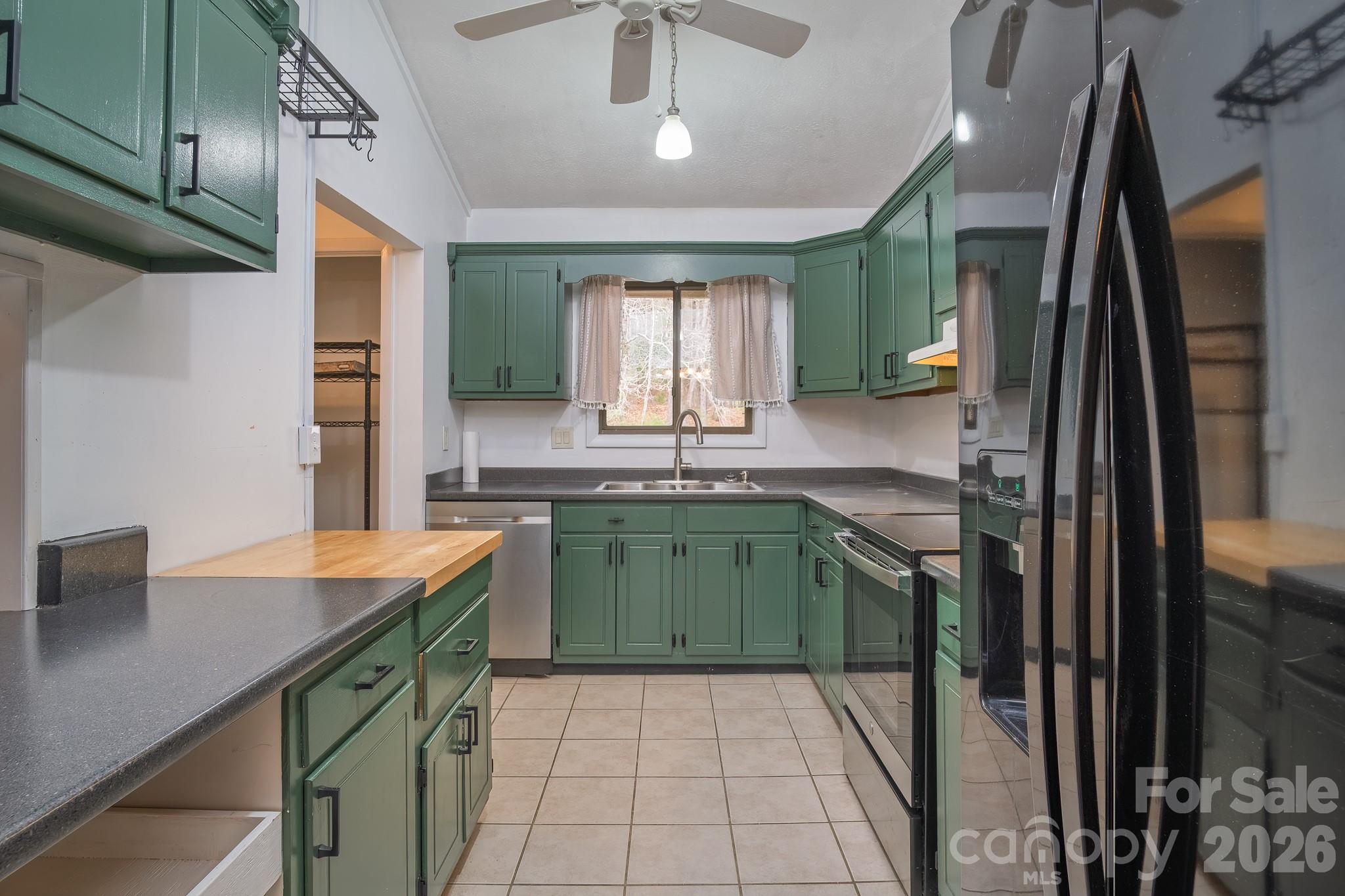 1813 Glen Cannon Drive Property Photo 13