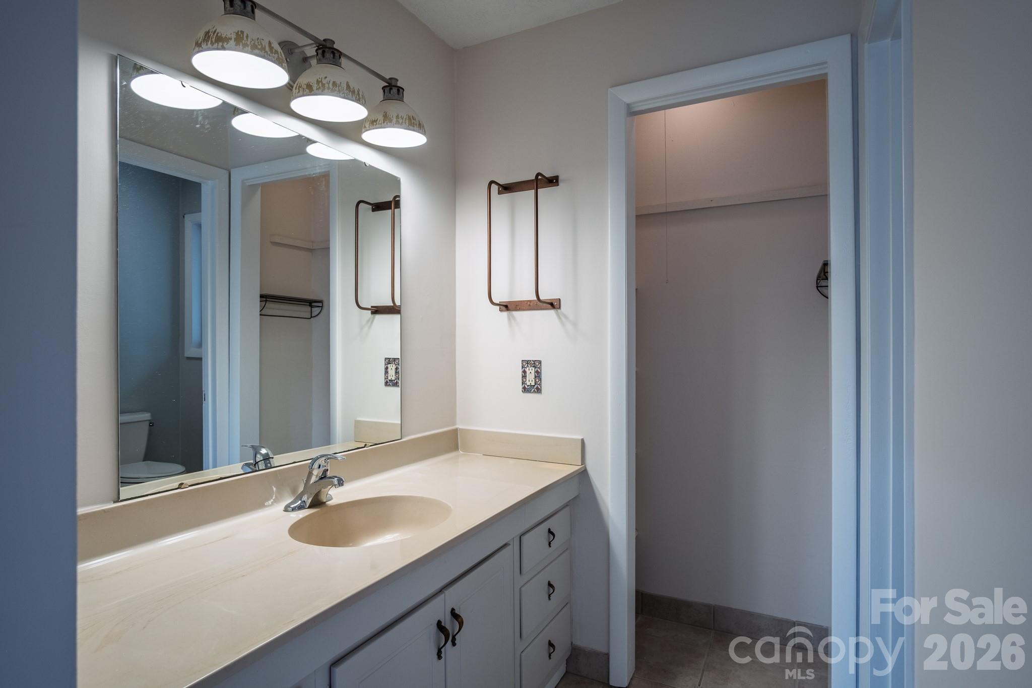 1813 Glen Cannon Drive Property Photo 25