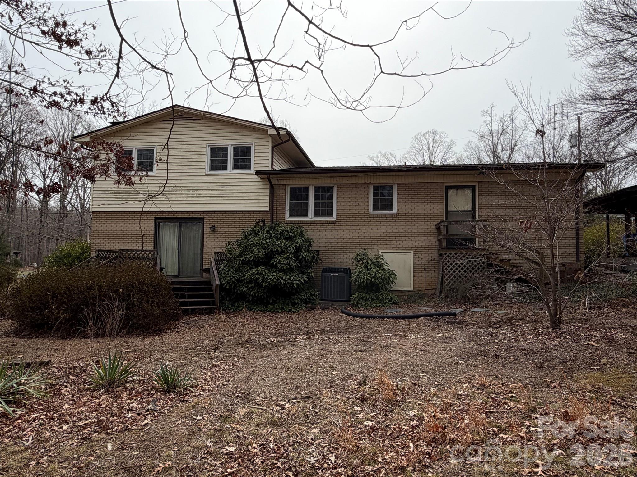 2033 Sprucewood Street Property Photo 4