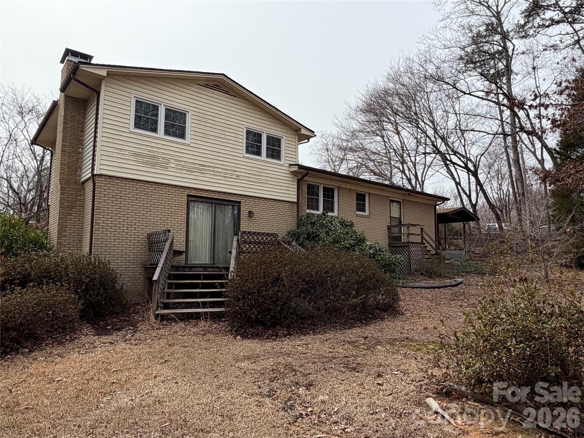 2033 Sprucewood Street Property Photo 5