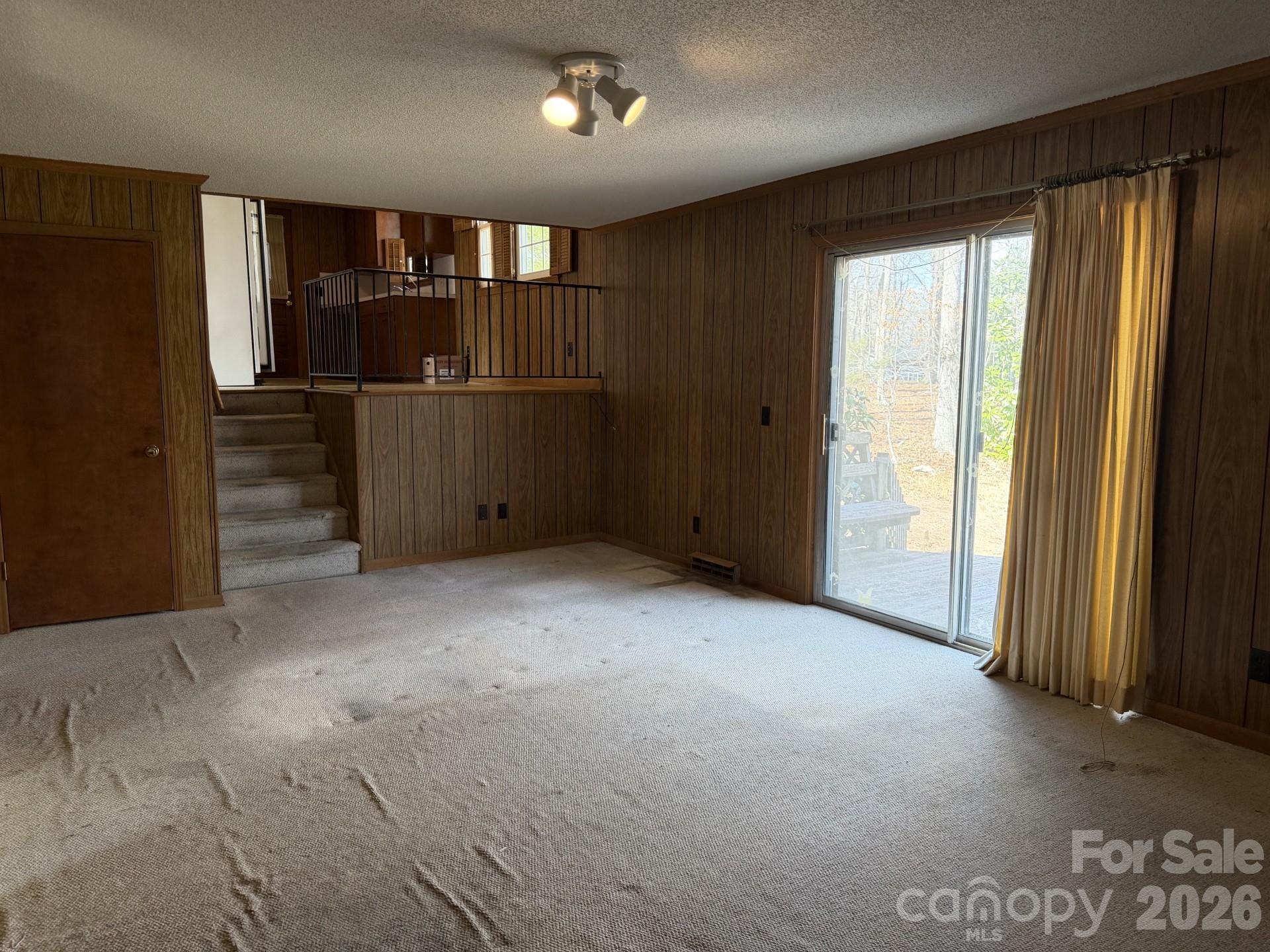 2033 Sprucewood Street Property Photo 10