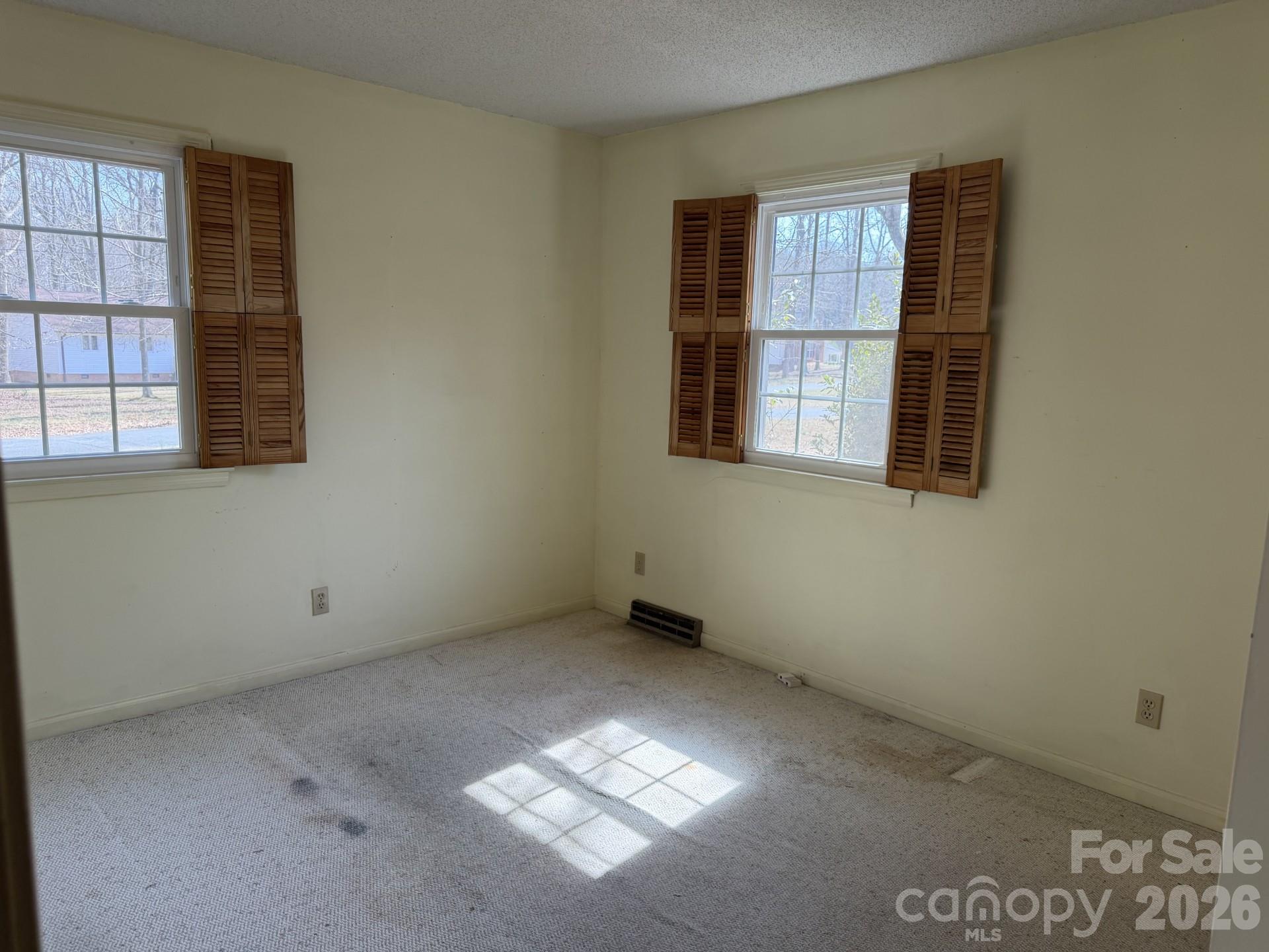 2033 Sprucewood Street Property Photo 12