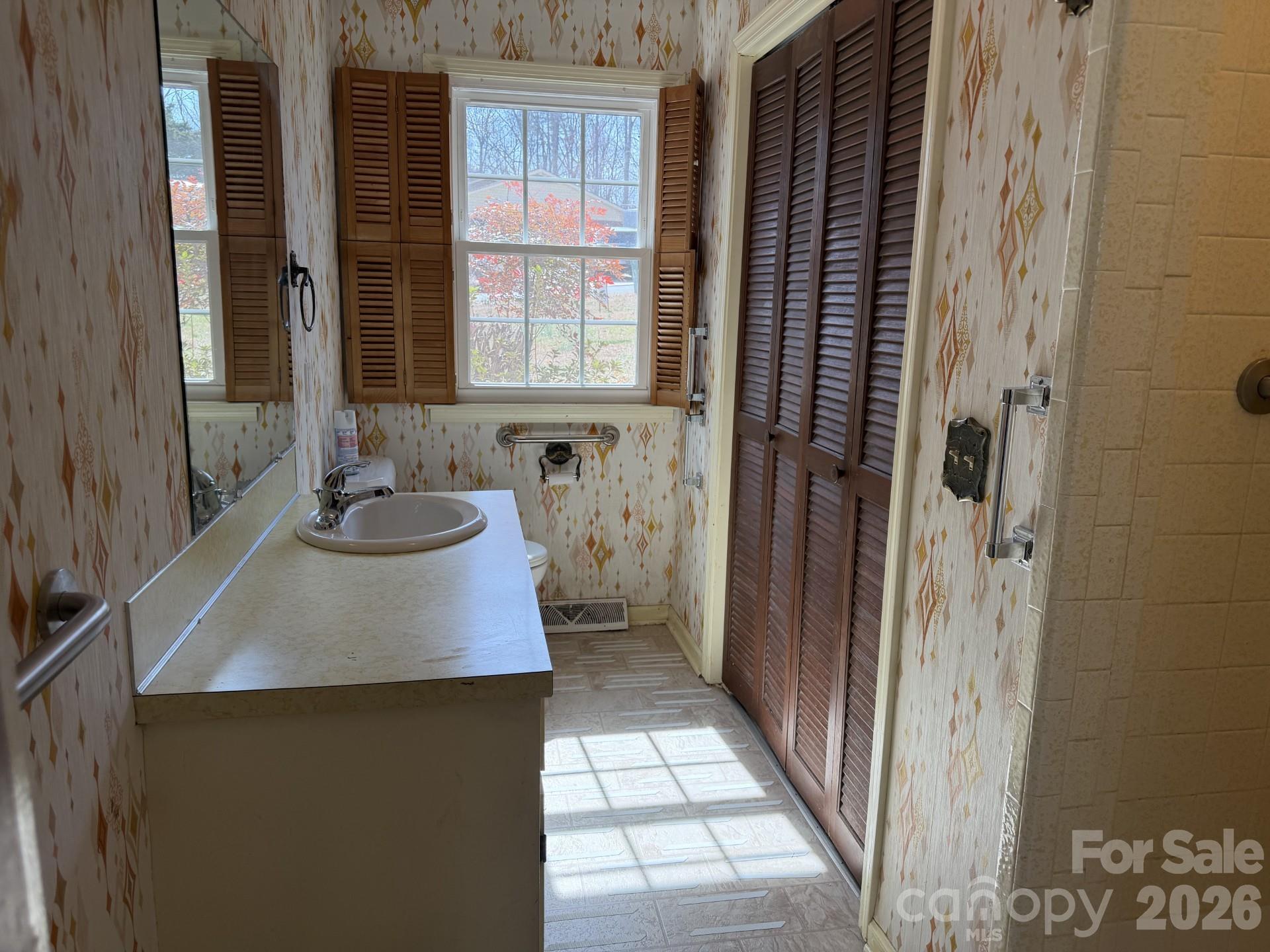 2033 Sprucewood Street Property Photo 13