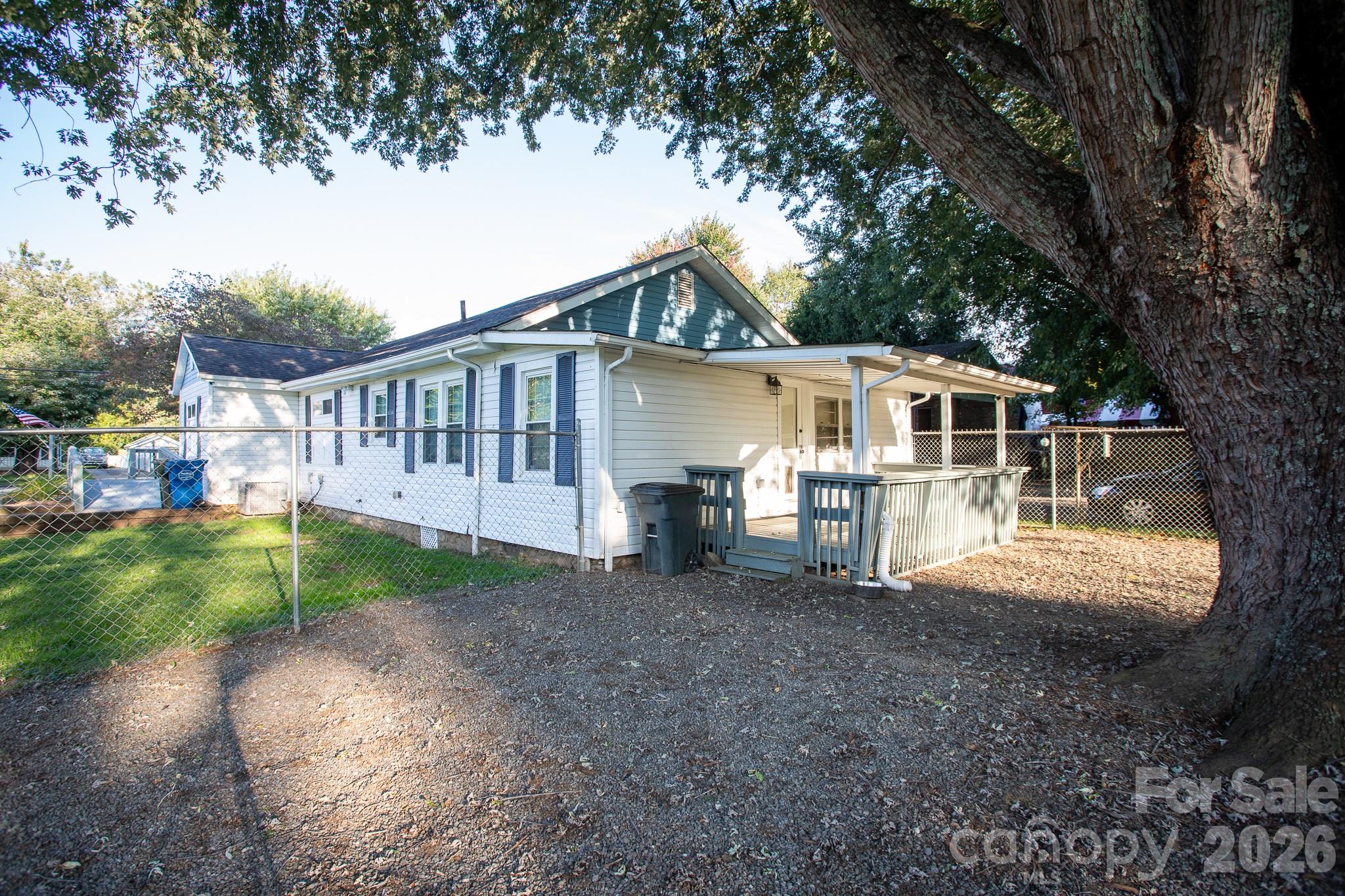 95 Elysinia Avenue Property Photo 30
