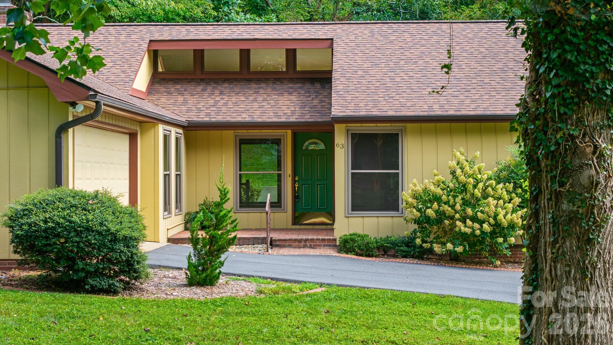 63 Pinecroft Road Property Photo 3