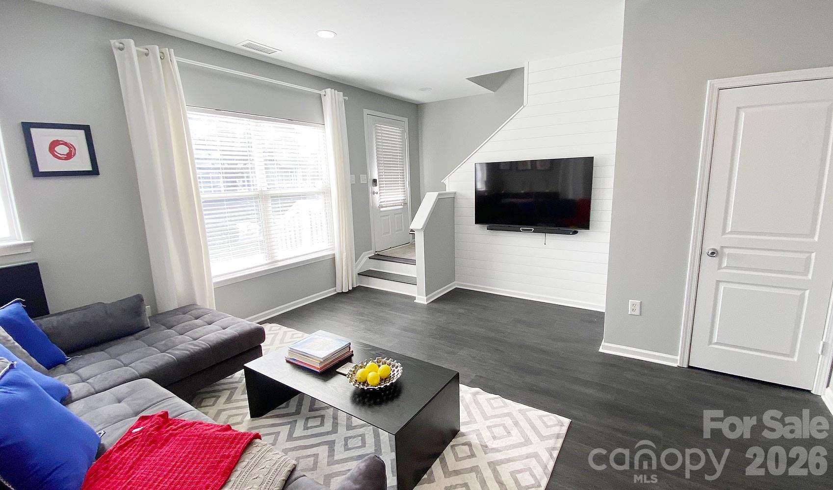 446 W Worthington Avenue Property Photo 3