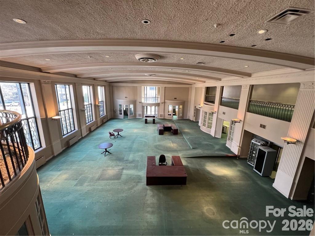 39 2nd Street Property Photo 2
